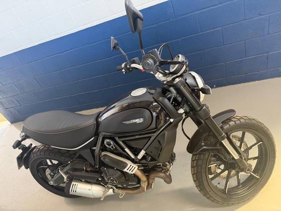 DUCATI SCRAMBLER ICON 